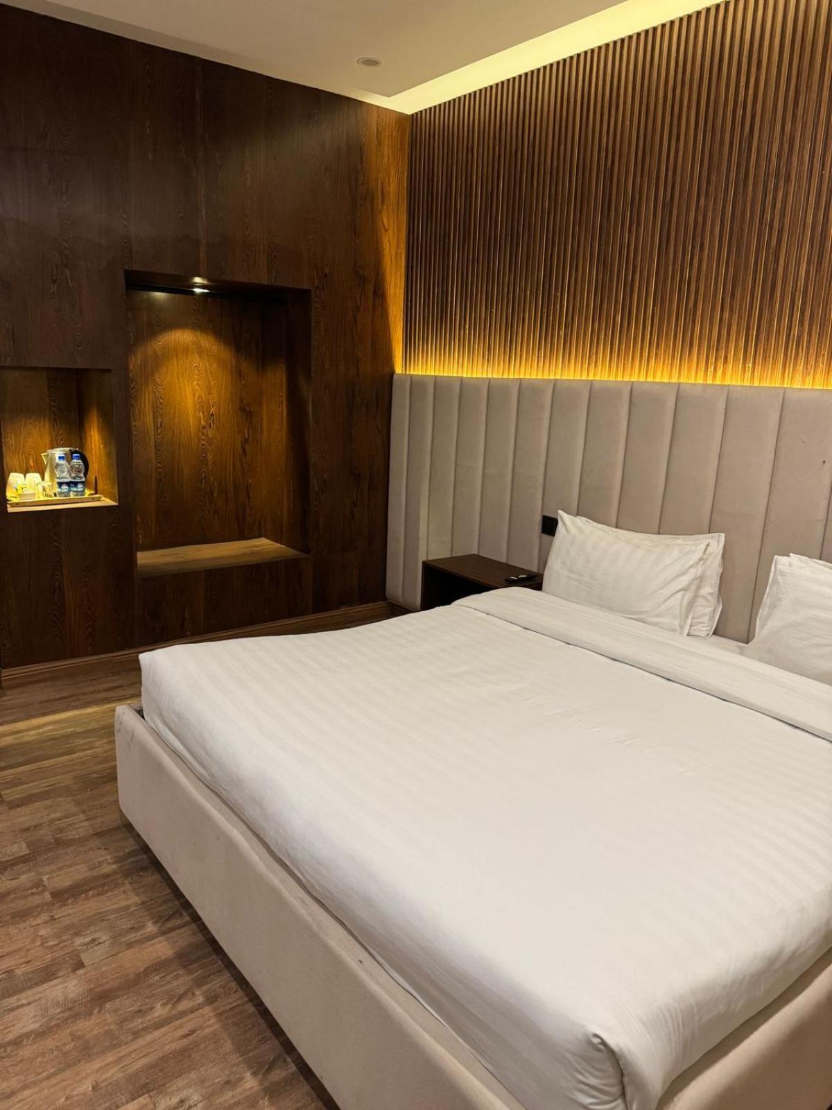 La Maison Islamabad Hotel Ngoại thất bức ảnh